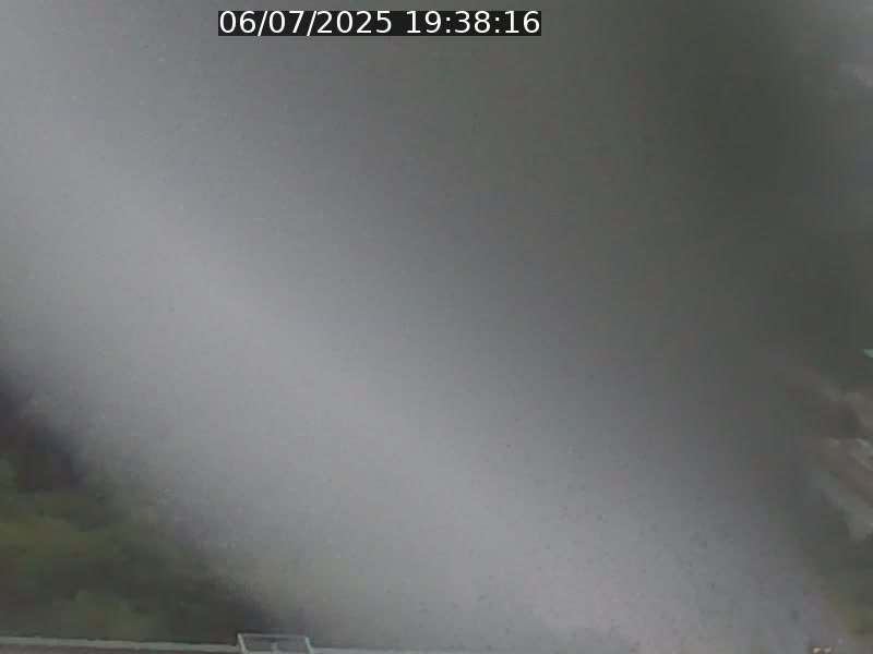 Webcam sur l'avenue John Fitzgerald Kennedy (N51) avec vue sur le Pont rouge (Pont Grande Duchesse Charlotte), l'arrêt Pfaffenthal et l'entrée du quartier Kirchberg