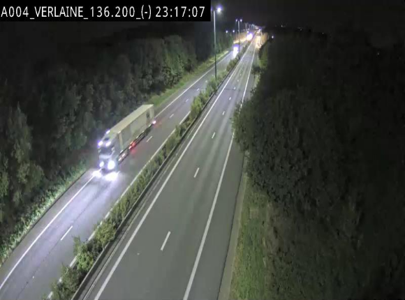 Webcam sur l'E411 à hauteur du pont surplombant la N40, à proximité de la sortie 26 Verlaine - Libramont-Chevigny. Vue orientée vers Namur