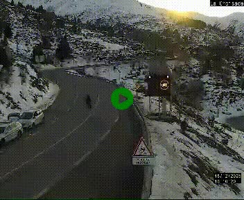 Webcam au carrefour de la croisade, à la jonction entre la N22 et la N320, avant le poste de douane franco-andorrane. Webcam à 1790 mètres d'altitude