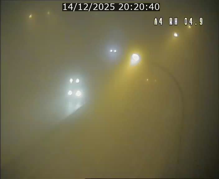 Traffic live webcam Luxembourg Leudelange - A4 - BK 4.9 - direction Luxembourg
