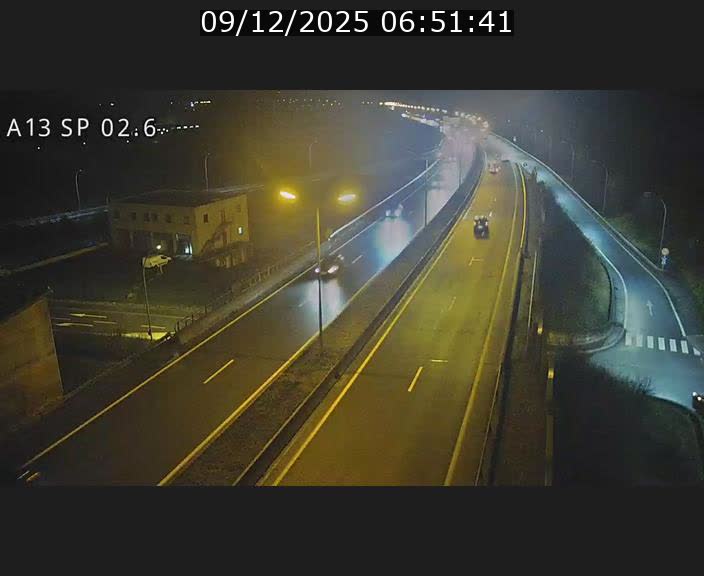 Traffic live webcam Luxembourg Sanem - A13 direction Pétange - BK 2.6