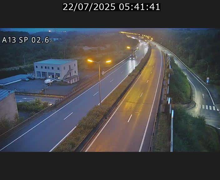 Traffic live webcam Luxembourg Sanem - A13 direction Pétange - BK 2.6
