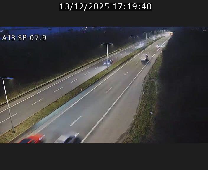 Traffic live webcam Luxembourg Jonction Lankelz - A13 direction Pétange - BK 7.9