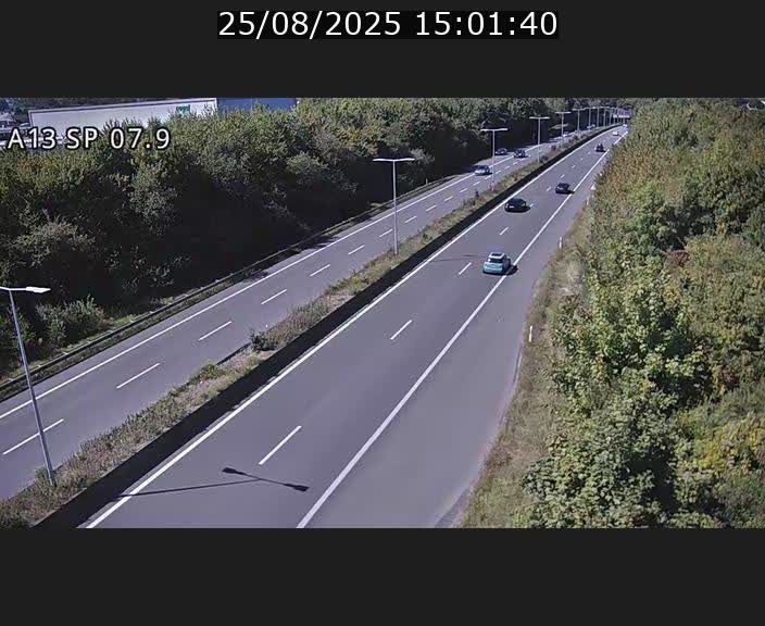 Traffic live webcam Luxembourg Jonction Lankelz - A13 direction Pétange - BK 7.9