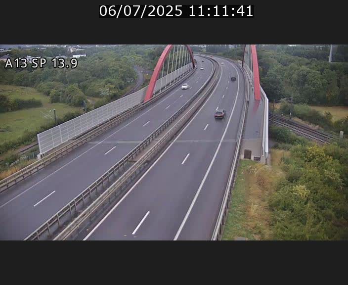 Traffic live webcam Luxembourg Kayl - A13 direction Esch-sur-Alzette/Luxembourg-ville - BK 13.9