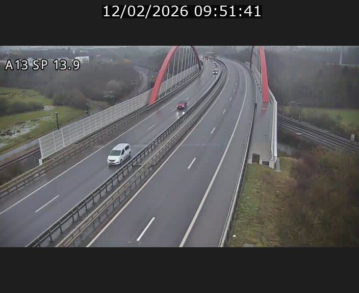 Traffic live webcam Luxembourg Kayl - A13 direction Esch-sur-Alzette/Luxembourg-ville - BK 13.9