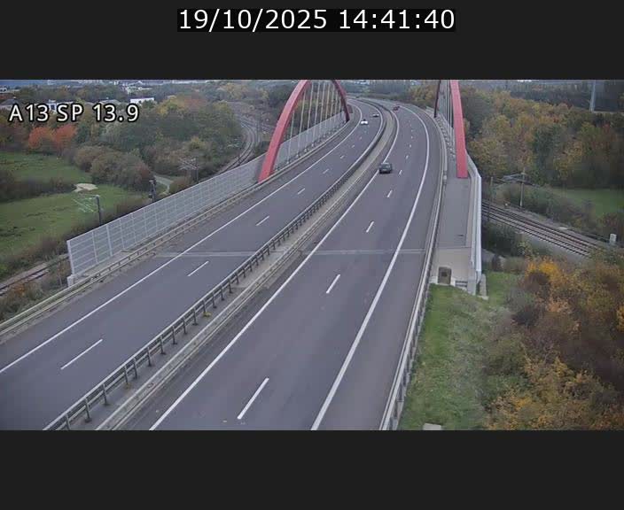 Traffic live webcam Luxembourg Kayl - A13 direction Esch-sur-Alzette/Luxembourg-ville - BK 13.9