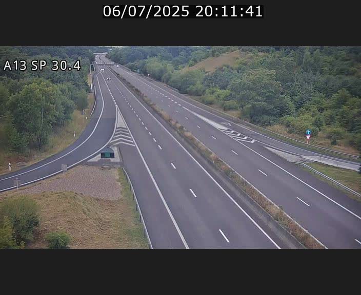 Traffic live webcam Luxembourg Altwies - A13 direction Luxembourg-ville - BK 30.4