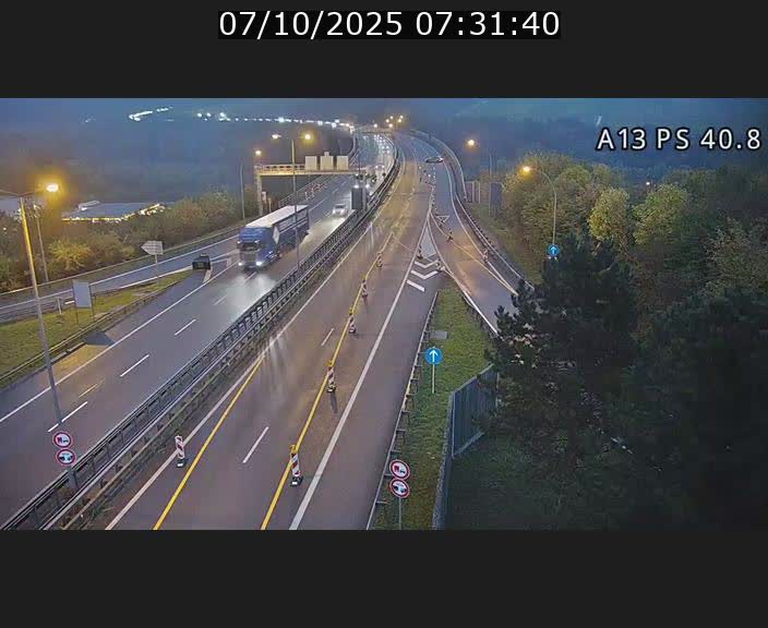 Webcam autoroute A13 à la sortie est du tunnel Markusbierg à Schengen. Vue sur le pont de la Moselle, vers l'Allemagne
