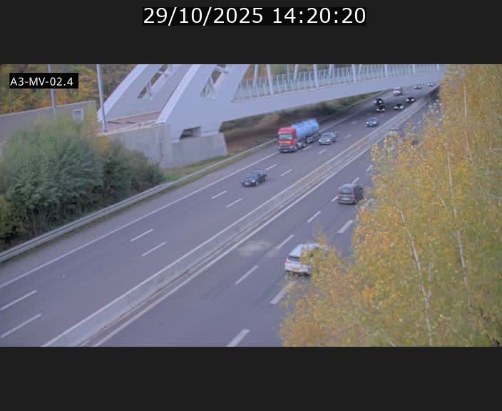 Webcam autoroute de la France (A3) au Luxembourg à Fentange, à proximité de la Croix de Gasperich. Vue orientée vers la Cloche d'Or