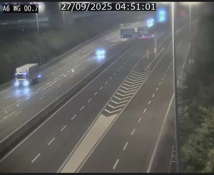 Traffic live webcam Luxembourg Croix de Cessange - A6 - BK 0.7 - direction A3 France