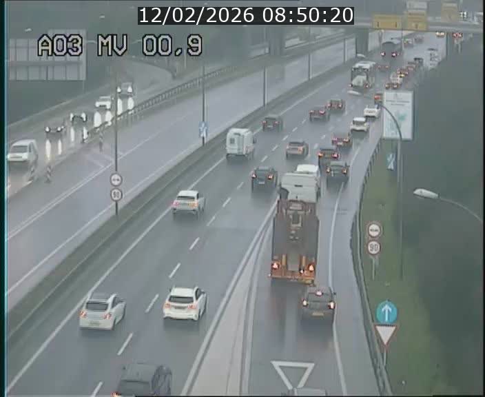 Traffic live webcam Luxembourg Croix de Gasperich - A3 - BK 0.4 - direction Luxembourg