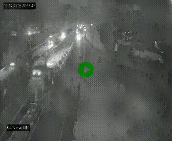 Vue en direct de l'autoroute A10 grâce à un drône situé au-dessus du péage de Virsac