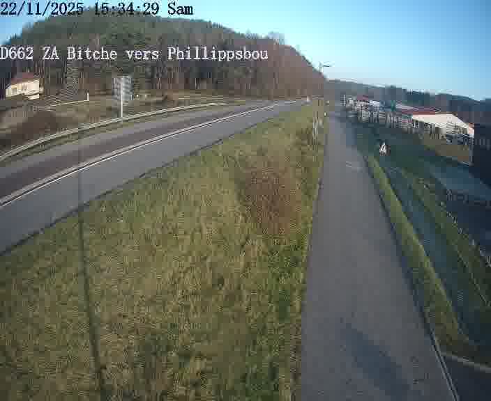 Caméra de trafic sur D662 (France) à Bitche, orientée vers Phillippsbourg, permettant d’évaluer fluidité, incidents et densité automobile.