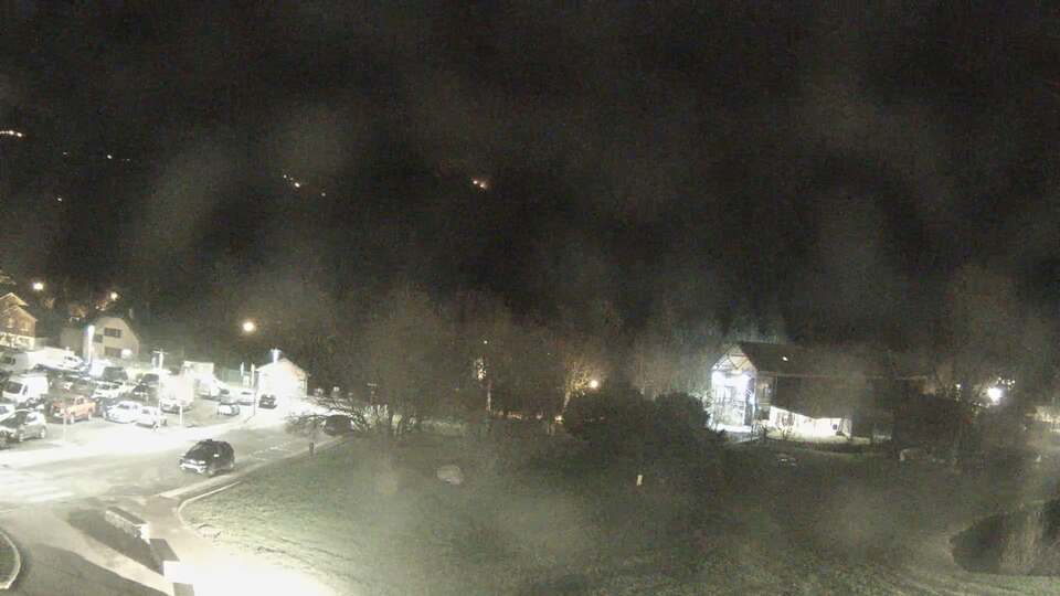 Webcam au niveau de la mairie du village du Bourg d'Oisans, aux pieds de l'Alpe d'Huez et aux portes du parc des Écrins