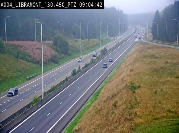 Webcam E411 à hauteur de la sortie 25 de Libramont menant vers Bouillon, Sedan et Reims via la N89. Vue orientée vers Bruxelles