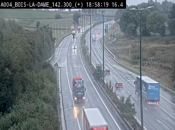 Webcam située entre la sortie 29 Neufchâteau et la jonction avec l'E25 en direction de Liège et Luxembourg