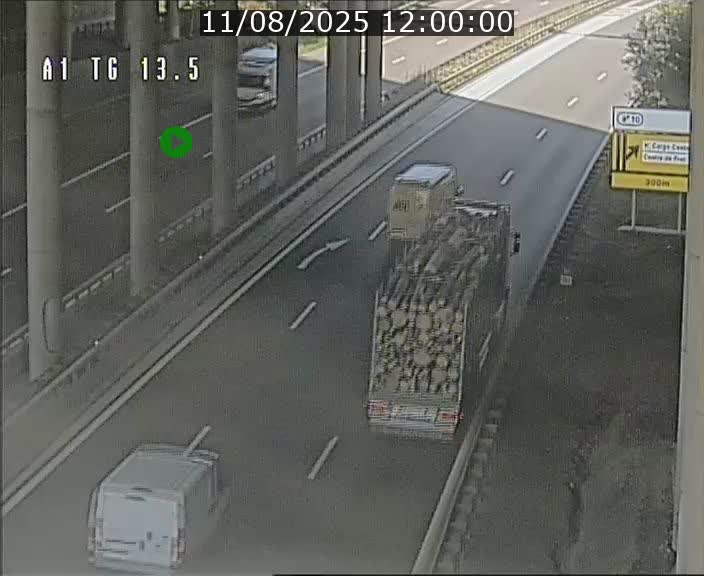 Traffic live webcam Luxembourg Senningen - A1 direction Luxembourg - BK 13.5