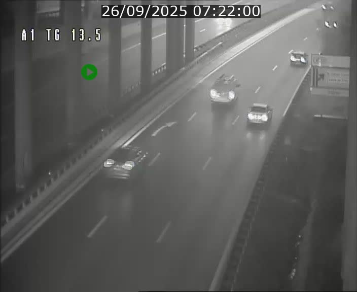 Traffic live webcam Luxembourg Senningen - A1 direction Luxembourg - BK 13.5