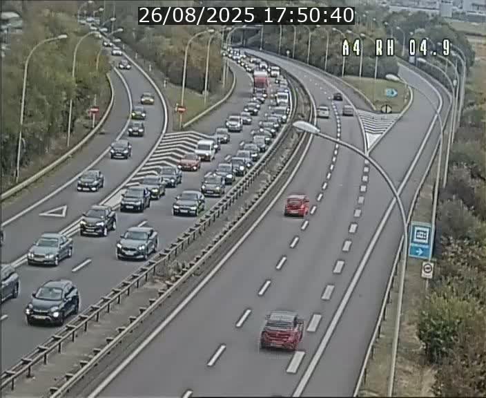 Traffic live webcam Luxembourg Leudelange - A4 - BK 4.9 - direction Luxembourg