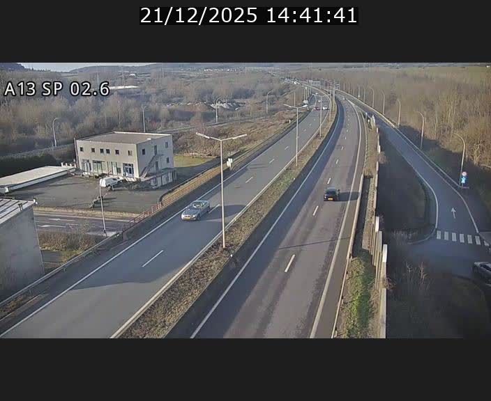 Traffic live webcam Luxembourg Sanem - A13 direction Pétange - BK 2.6