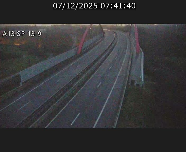 Traffic live webcam Luxembourg Kayl - A13 direction Esch-sur-Alzette/Luxembourg-ville - BK 13.9