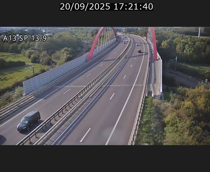 Traffic live webcam Luxembourg Kayl - A13 direction Esch-sur-Alzette/Luxembourg-ville - BK 13.9