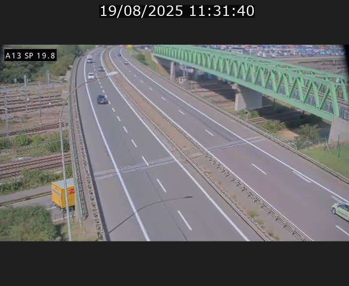 Traffic live webcam Luxembourg Croix de Bettembourg - A13 direction Esch-sur-Alzette - BK 19.8