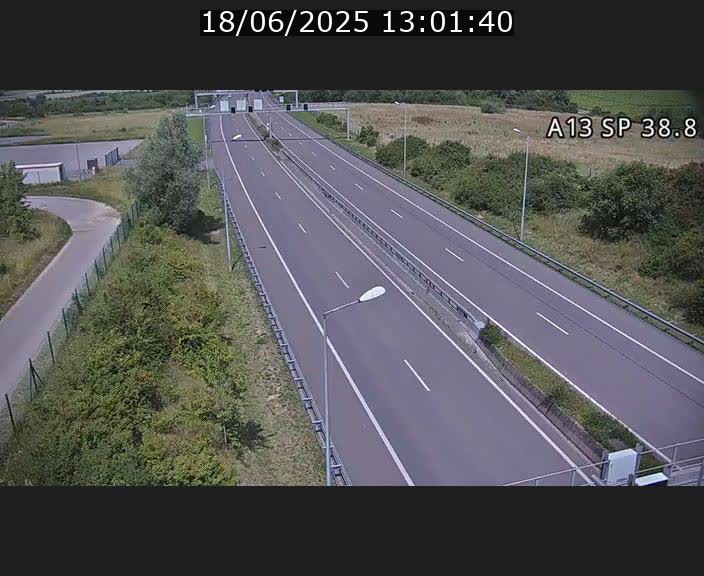 Webcam autoroute A13 à l'entrée ouest du tunnel Markusbierg à Schengen. Vue orientée vers le tunnel et l'Allemagne