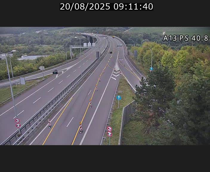 Webcam autoroute A13 à la sortie est du tunnel Markusbierg à Schengen. Vue sur le pont de la Moselle, vers l'Allemagne