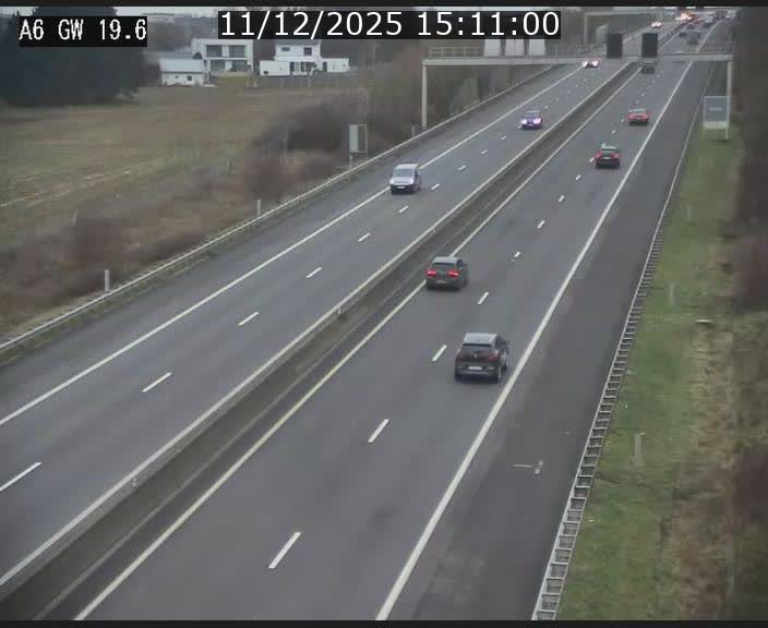 Traffic live webcam Luxembourg - Steinfort - A6 - BK 19.6 - direction Belgique