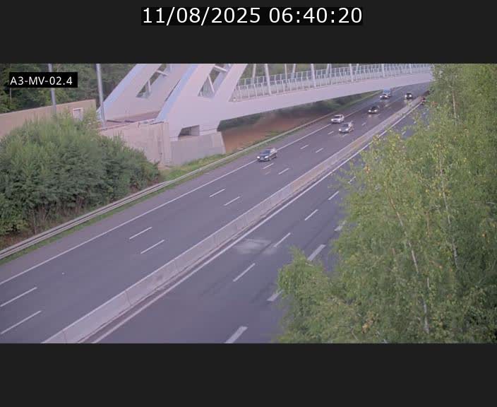 Webcam autoroute de la France (A3) au Luxembourg à Fentange, à proximité de la Croix de Gasperich. Vue orientée vers la Cloche d'Or
