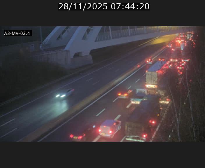 Webcam autoroute de la France (A3) au Luxembourg à Fentange, à proximité de la Croix de Gasperich. Vue orientée vers la Cloche d'Or