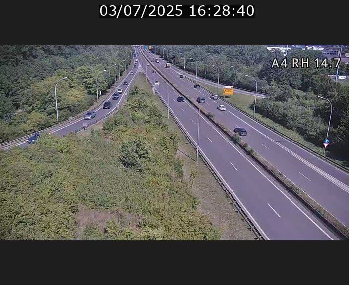 Traffic live webcam Luxembourg Jonction Lankelz - A4 - BK 14.7 - direction Luxembourg