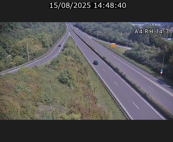 Traffic live webcam Luxembourg Jonction Lankelz - A4 - BK 14.7 - direction Luxembourg