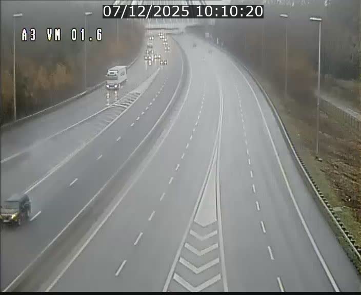 Traffic live webcam Luxembourg - Croix de Gasperich - A3 - BK 1.6 - direction France/Aire de Berchem