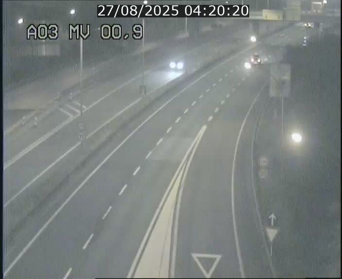 Traffic live webcam Luxembourg Croix de Gasperich - A3 - BK 0.4 - direction Luxembourg