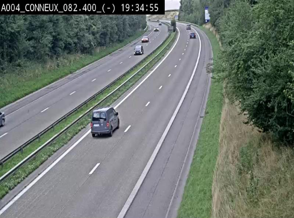 Webcam sur l'E411 avant les sorties 20 menant à Ciney, Dinant et Achêne. Vue orientée vers Namur