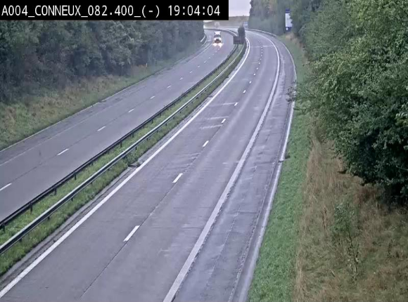 Webcam sur l'E411 avant les sorties 20 menant à Ciney, Dinant et Achêne. Vue orientée vers Namur