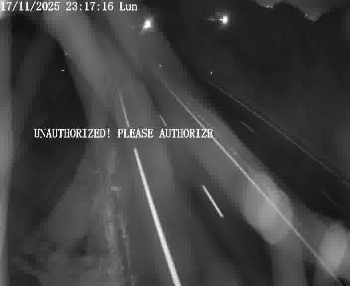 Webcam sur la D910 située dans la Côte des 4 vents. Vue orientée vers le bas, vers Saint-Avold.