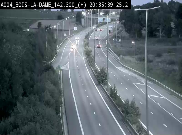 Webcam située entre la sortie 29 Neufchâteau et la jonction avec l'E25 en direction de Liège et Luxembourg