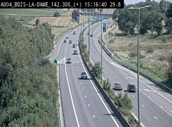 Webcam située entre la sortie 29 Neufchâteau et la jonction avec l'E25 en direction de Liège et Luxembourg