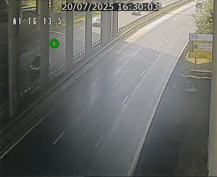Traffic live webcam Luxembourg Senningen - A1 direction Luxembourg - BK 13.5