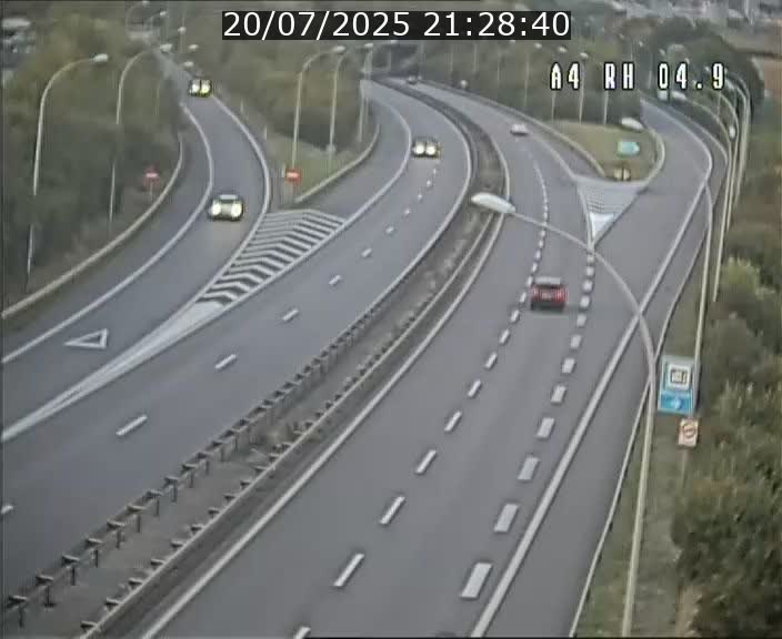Traffic live webcam Luxembourg Leudelange - A4 - BK 4.9 - direction Luxembourg
