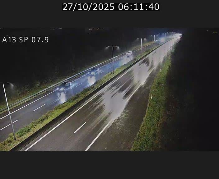 Traffic live webcam Luxembourg Jonction Lankelz - A13 direction Pétange - BK 7.9