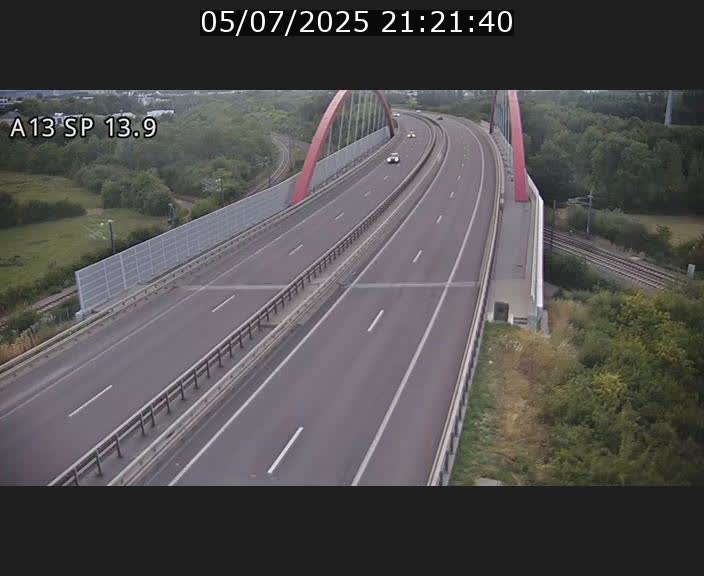 Traffic live webcam Luxembourg Kayl - A13 direction Esch-sur-Alzette/Luxembourg-ville - BK 13.9