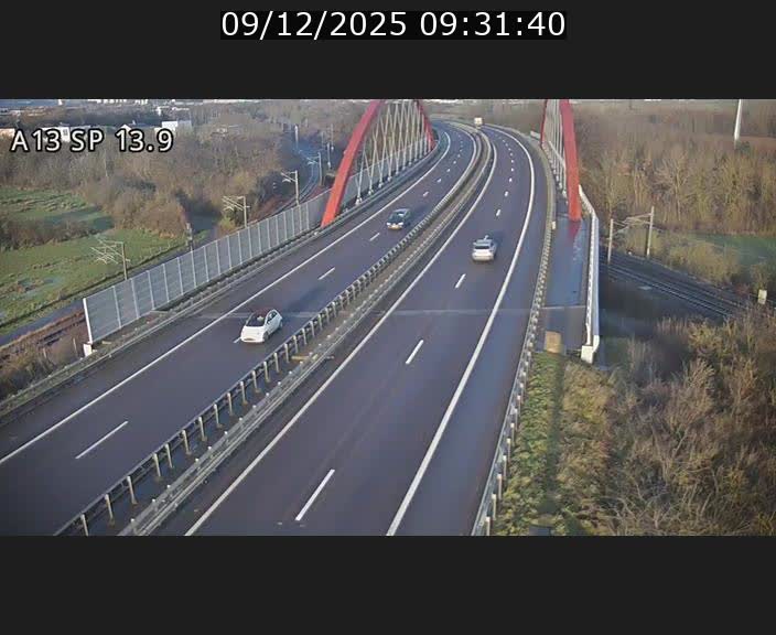 Traffic live webcam Luxembourg Kayl - A13 direction Esch-sur-Alzette/Luxembourg-ville - BK 13.9