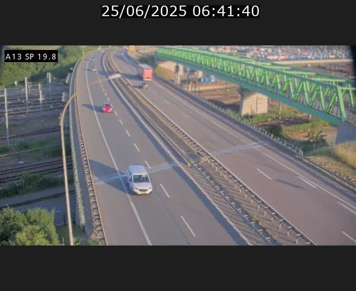 Traffic live webcam Luxembourg Croix de Bettembourg - A13 direction Esch-sur-Alzette - BK 19.8