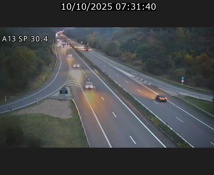 Traffic live webcam Luxembourg Altwies - A13 direction Luxembourg-ville - BK 30.4