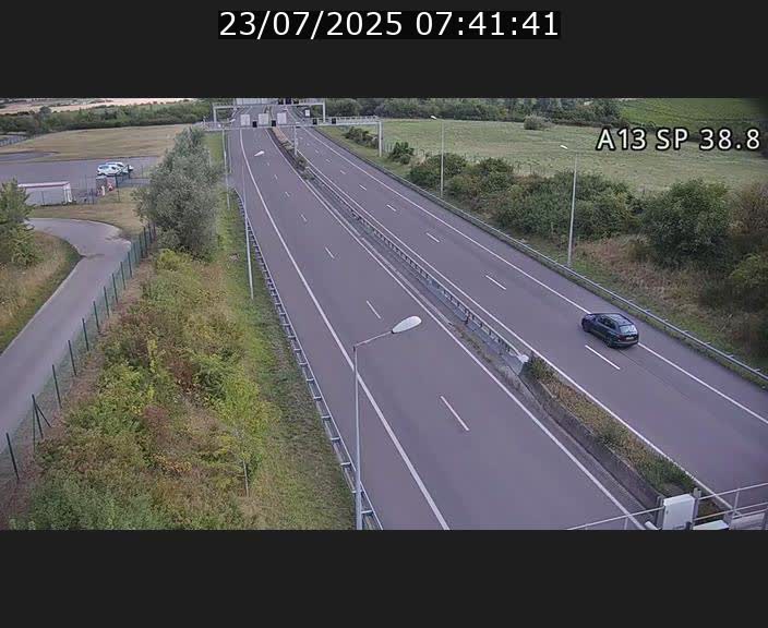 Webcam autoroute A13 à l'entrée ouest du tunnel Markusbierg à Schengen. Vue orientée vers le tunnel et l'Allemagne